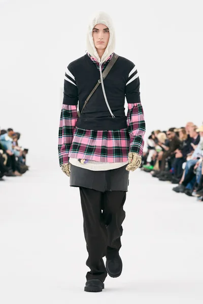 Look 15